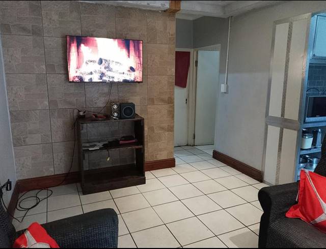 2 BEDROOM HOUSE FOR SALE IN THE HAGUE